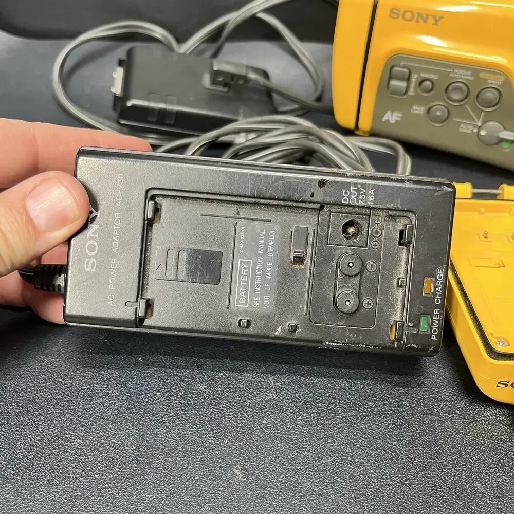 Vtg Sony Handycam Sports Video 8 Camcorder Model CCD-SP7 Camera Recorder Parts